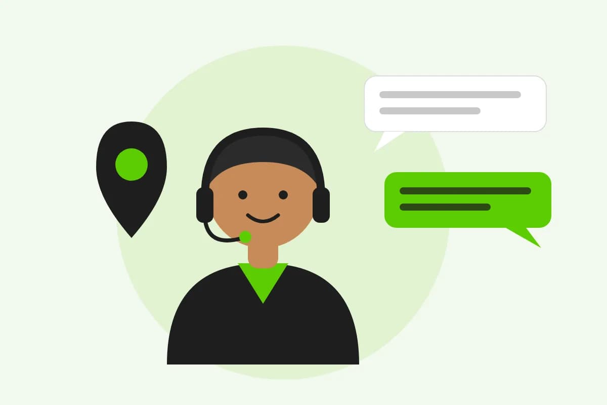 Ilustração de atendente da brunosoft sorrindo com headset, balões de conversa e um pino de localização representando o atendimento próximo
